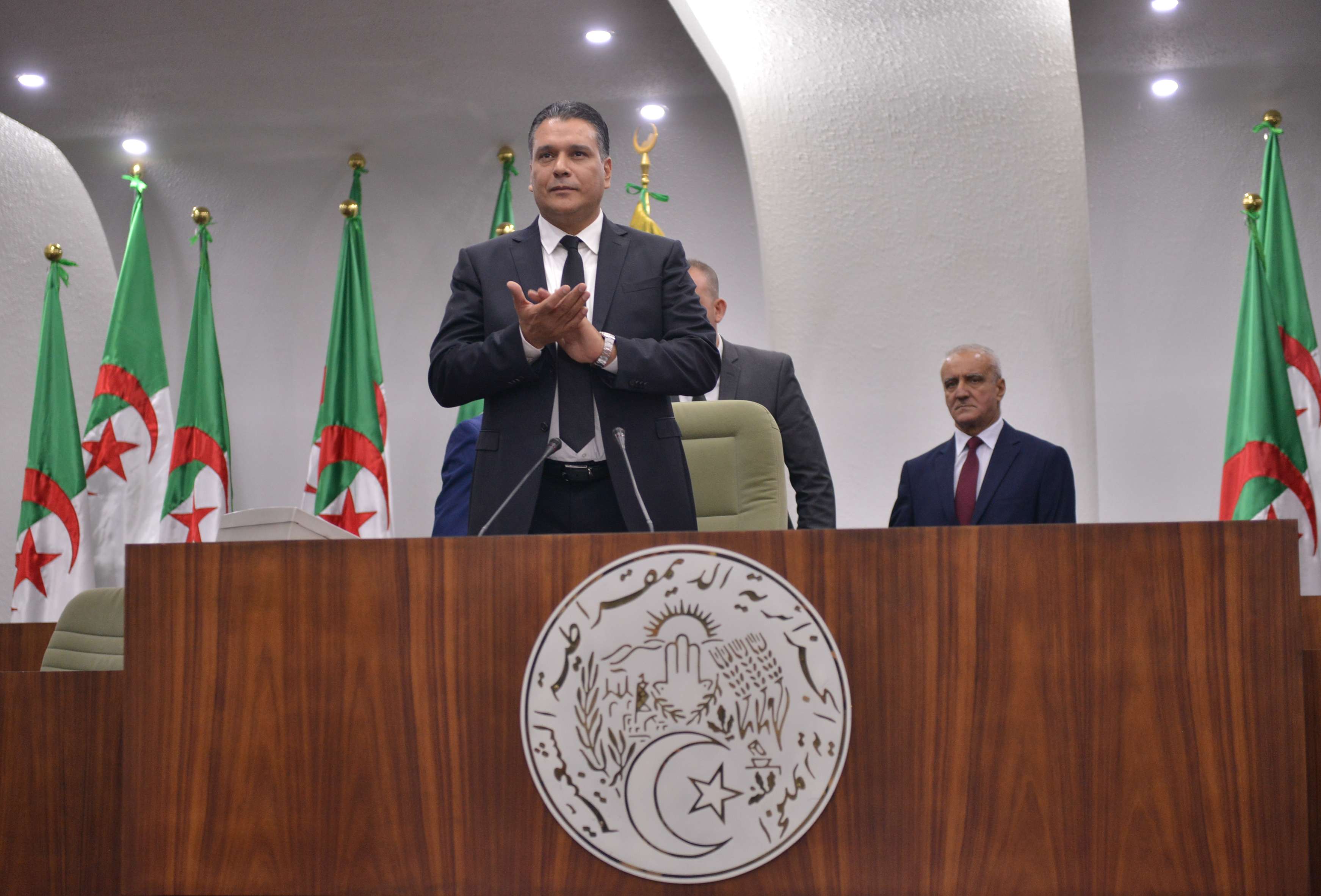 الأمين العام يهنئ رئيس المجلس الشعبي الجزائري 