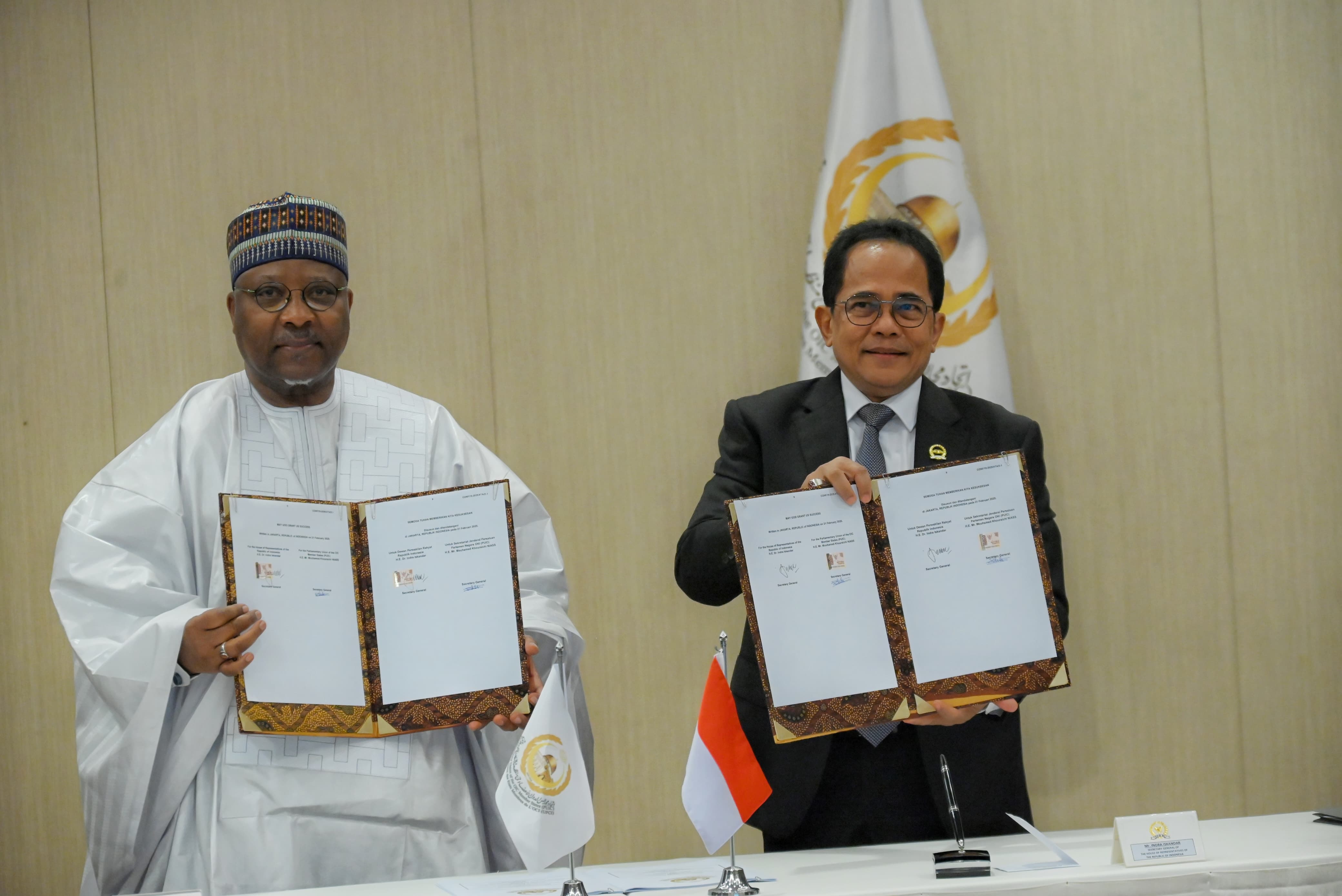 Signing Ceremony of MOU Concerning 19th Session of PUIC Conference in Jakarta