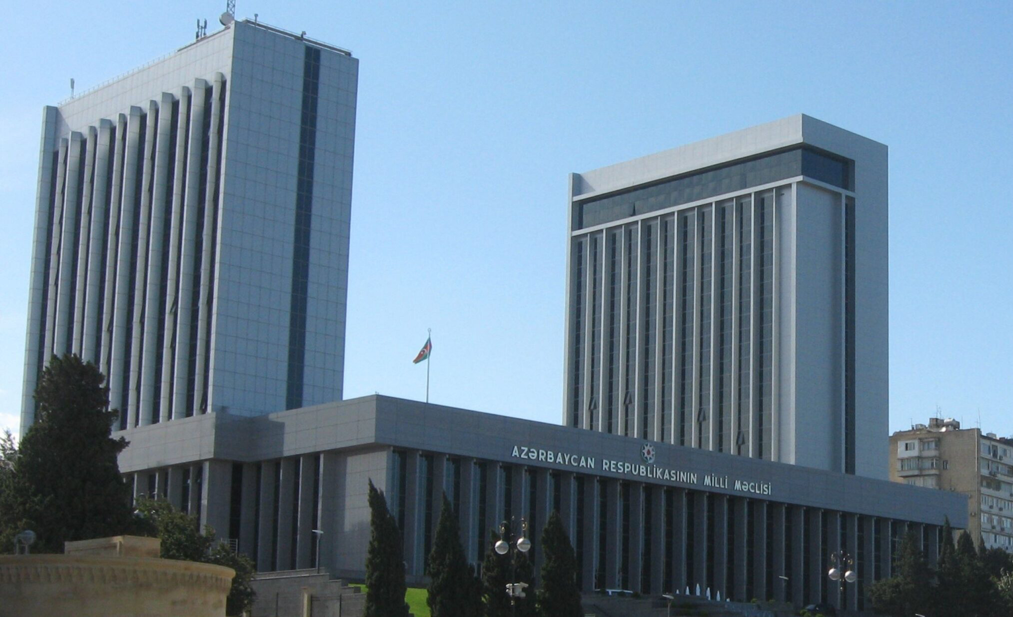 The Azerbaijani Parliament Briefs the PUIC Secretary General on the Latest Developments in the Peace Process